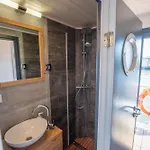Botel Floatinghouse Miami Woma D13 *