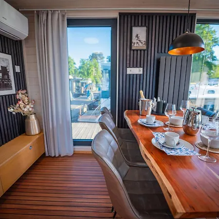 Floatinghouse Miami Woma D13 *