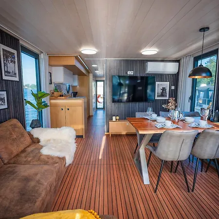 Floatinghouse Miami Woma D13