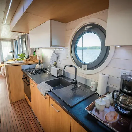 Floatinghouse Miami Woma D13 *