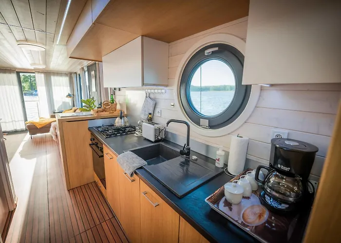 Floatinghouse Miami Woma D13 بوتيل *