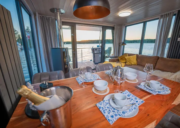 Floatinghouse Miami Woma D13 بوتيل Fürstenberg-Havel