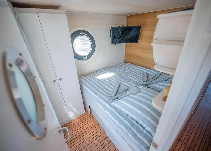 Floatinghouse Miami Woma D13 * Fürstenberg-Havel